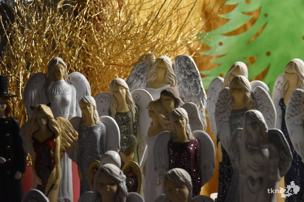 Ruszył III Jarmark Bożonarodzeniowy w Końskich! Co działo się w piątek? [wideo, zdjęcia]