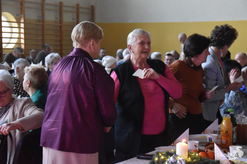 Spotkanie wigilijne dla samotnych z gminy Smyków [wideo, zdjęcia]