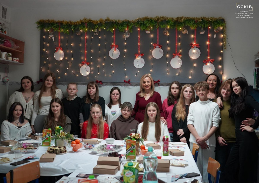 Uroczyste spotkanie wigilijne w Świetlicy Środowiskowej w Gowarczowie [zdjęcia]