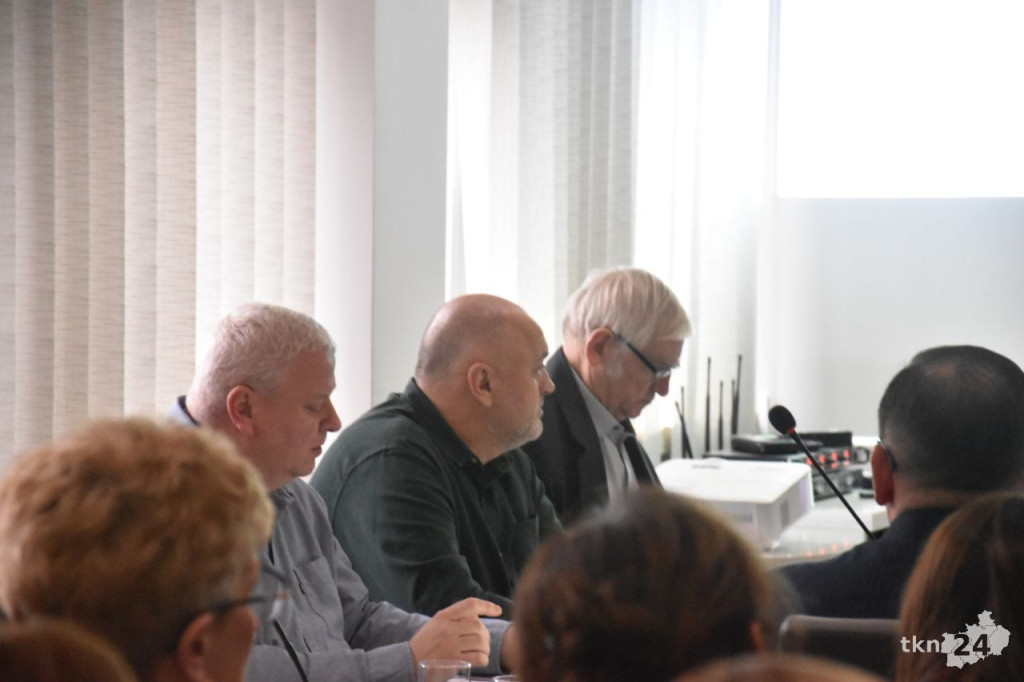 10 milionów złotych deficytu. Budżet Gminy Stąporków uchwalony [wideo, zdjęcia]