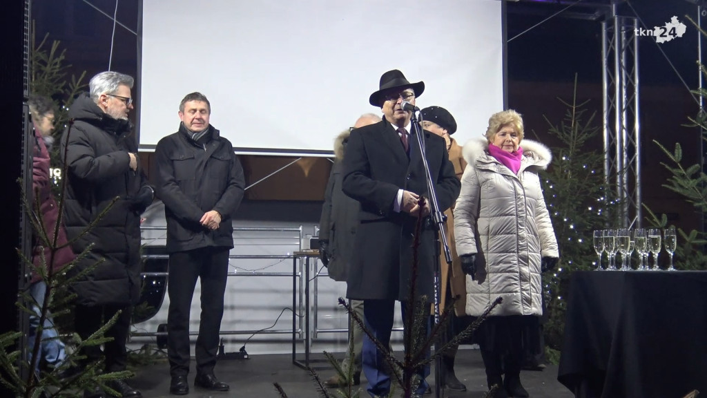 Witamy 2025 rok! Pokaz laserów na koneckim rynku [wideo, zdjęcia]