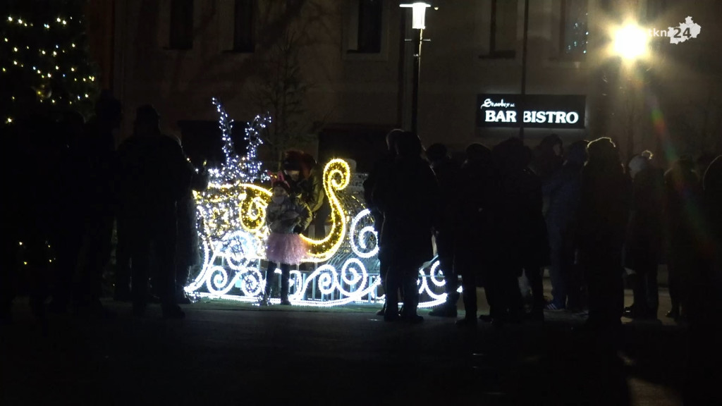 Witamy 2025 rok! Pokaz laserów na koneckim rynku [wideo, zdjęcia]