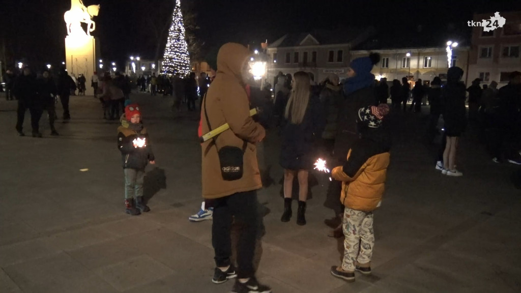 Witamy 2025 rok! Pokaz laserów na koneckim rynku [wideo, zdjęcia]