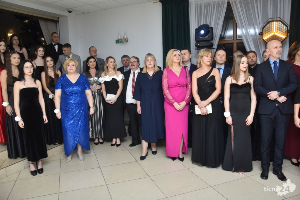 Studniówka 2025 ZSP w Stąporkowie. Obszerna relacja wideo i foto