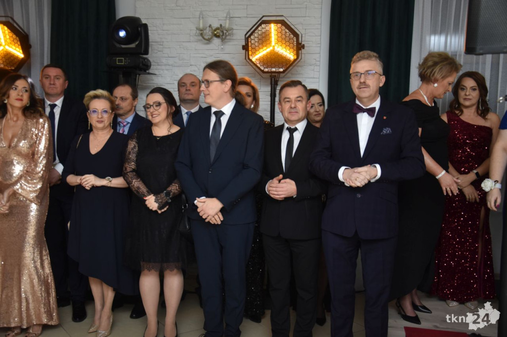 Studniówka 2025 ZSP w Stąporkowie. Obszerna relacja wideo i foto