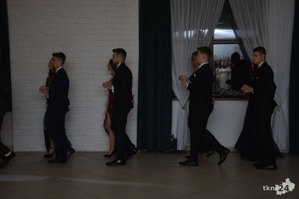 Studniówka 2025 ZSP w Stąporkowie. Obszerna relacja wideo i foto