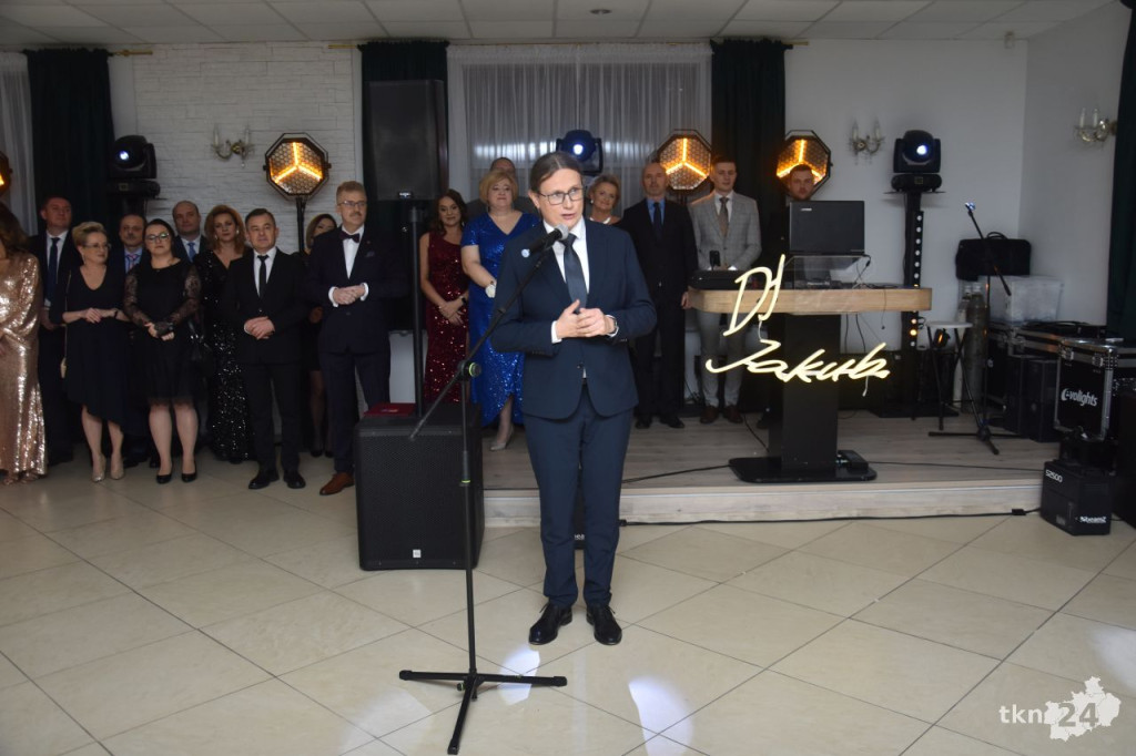 Studniówka 2025 ZSP w Stąporkowie. Obszerna relacja wideo i foto