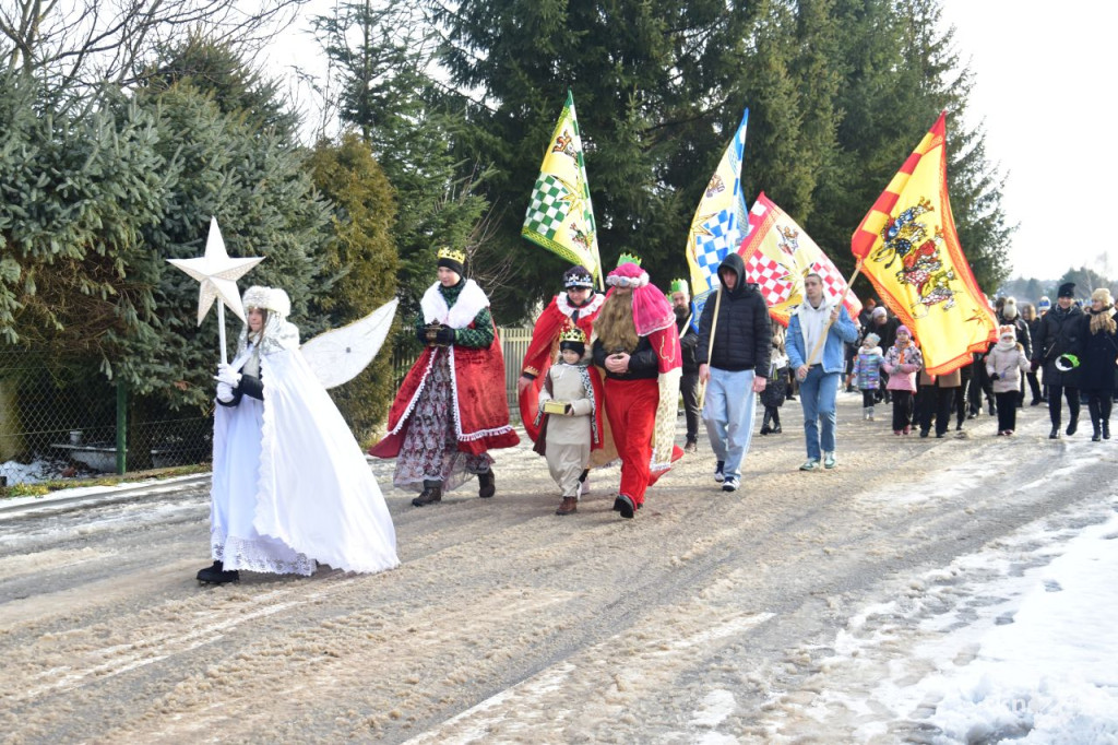 VII Orszak Trzech Króli maszerował przez Miedzierzę [wideo, zdjęcia]