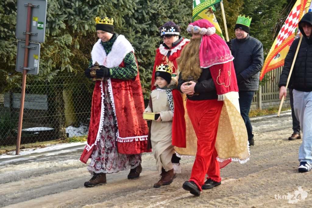 VII Orszak Trzech Króli maszerował przez Miedzierzę [wideo, zdjęcia]