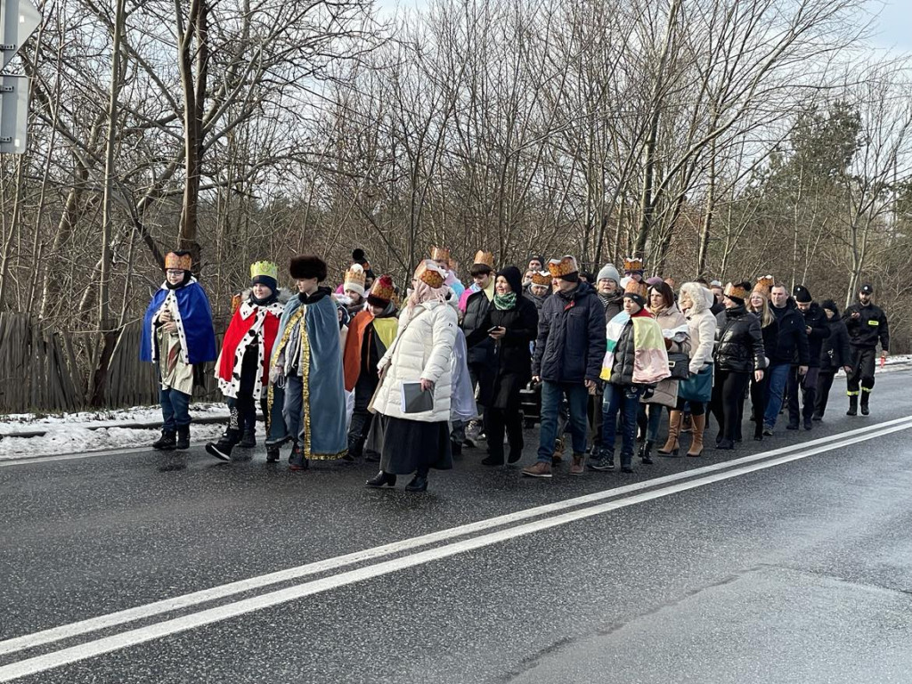 Orszak Trzech Króli 2025 w Odrowążu [zdjęcia]