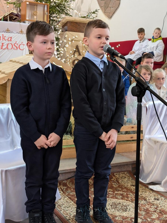 Jasełkowa opowieść na Święto Trzech Króli w Pomykowie [zdjęcia]