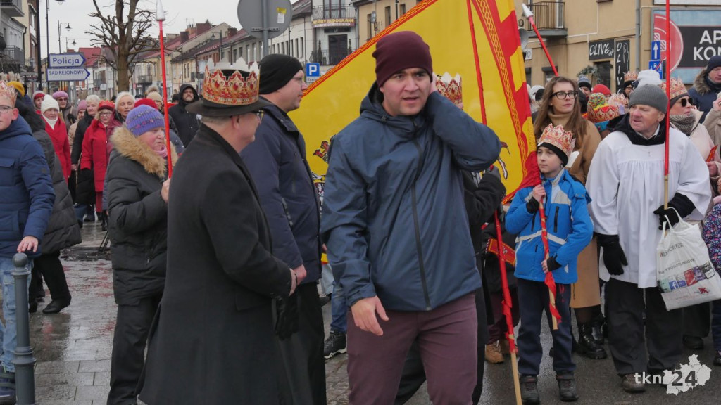 Święto Trzech Króli w Końskich. Piękne orszaki i magiczne kolędowanie [wideo, zdjęcia]