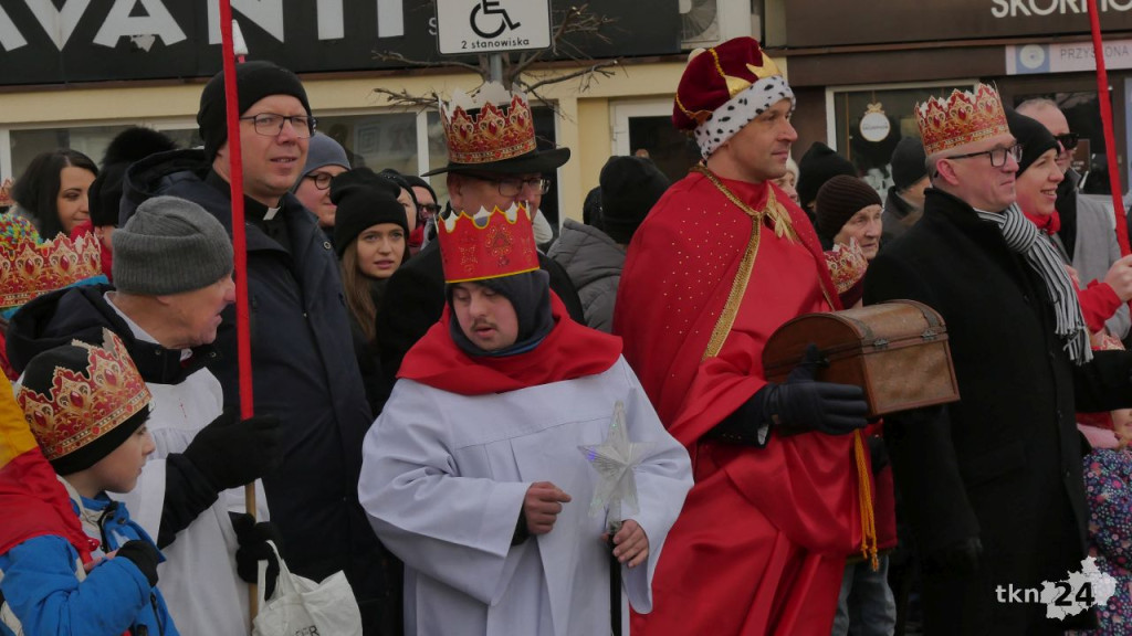 Święto Trzech Króli w Końskich. Piękne orszaki i magiczne kolędowanie [wideo, zdjęcia]