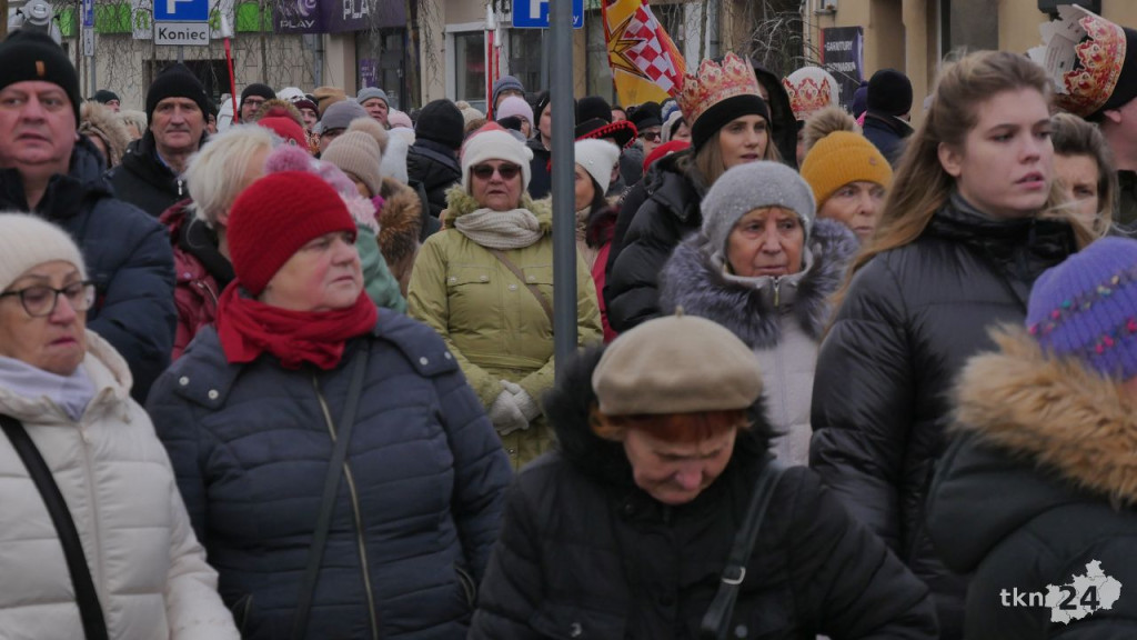 Święto Trzech Króli w Końskich. Piękne orszaki i magiczne kolędowanie [wideo, zdjęcia]