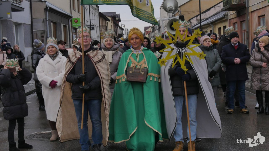 Święto Trzech Króli w Końskich. Piękne orszaki i magiczne kolędowanie [wideo, zdjęcia]