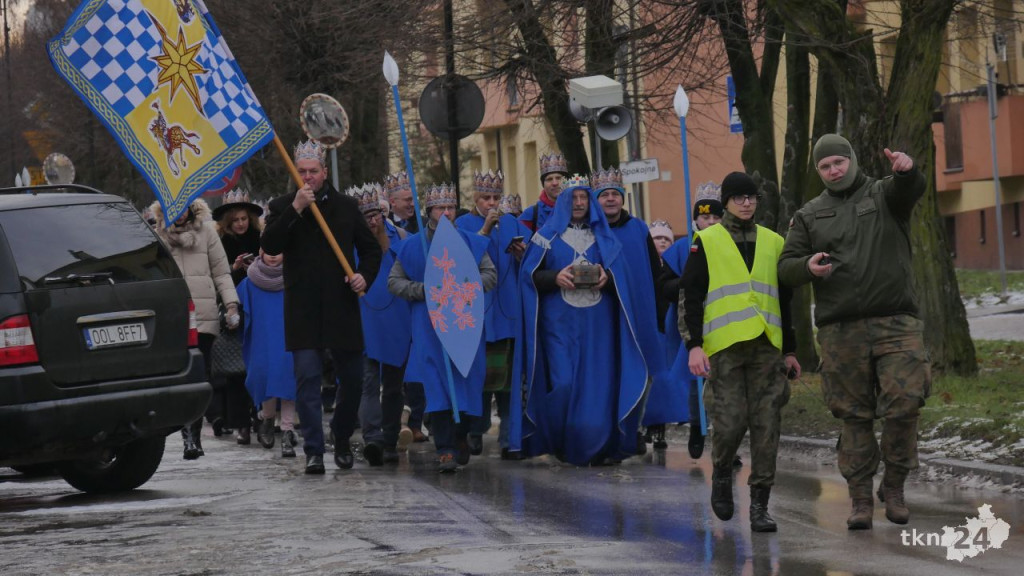 Święto Trzech Króli w Końskich. Piękne orszaki i magiczne kolędowanie [wideo, zdjęcia]