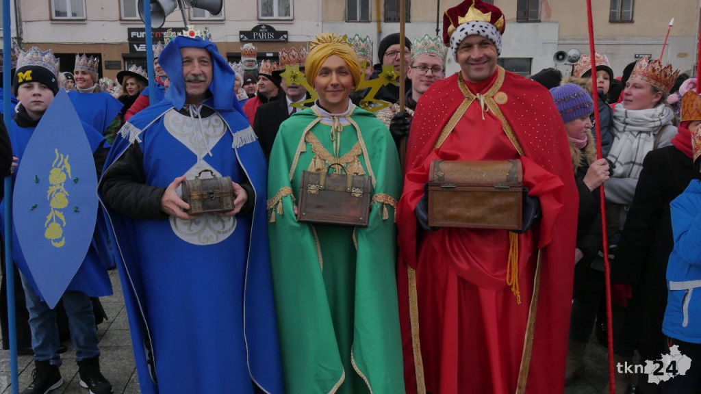 Święto Trzech Króli w Końskich. Piękne orszaki i magiczne kolędowanie [wideo, zdjęcia]