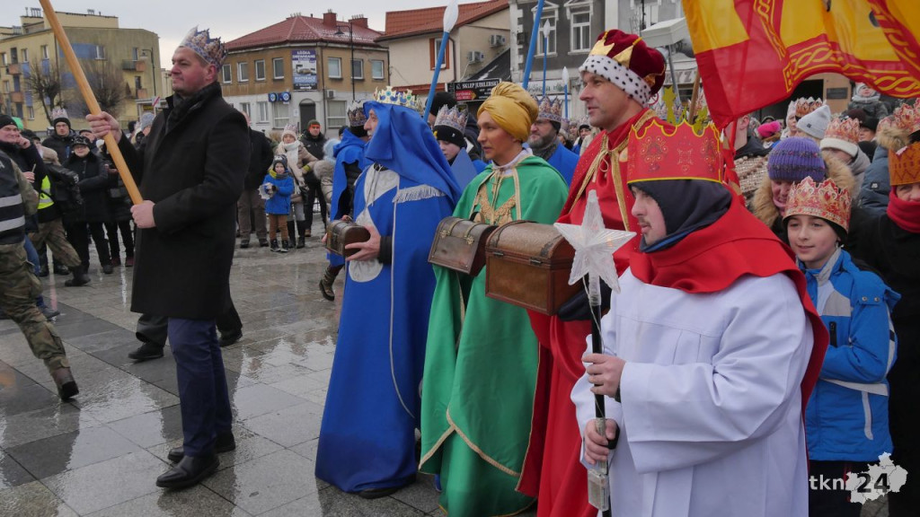 Święto Trzech Króli w Końskich. Piękne orszaki i magiczne kolędowanie [wideo, zdjęcia]