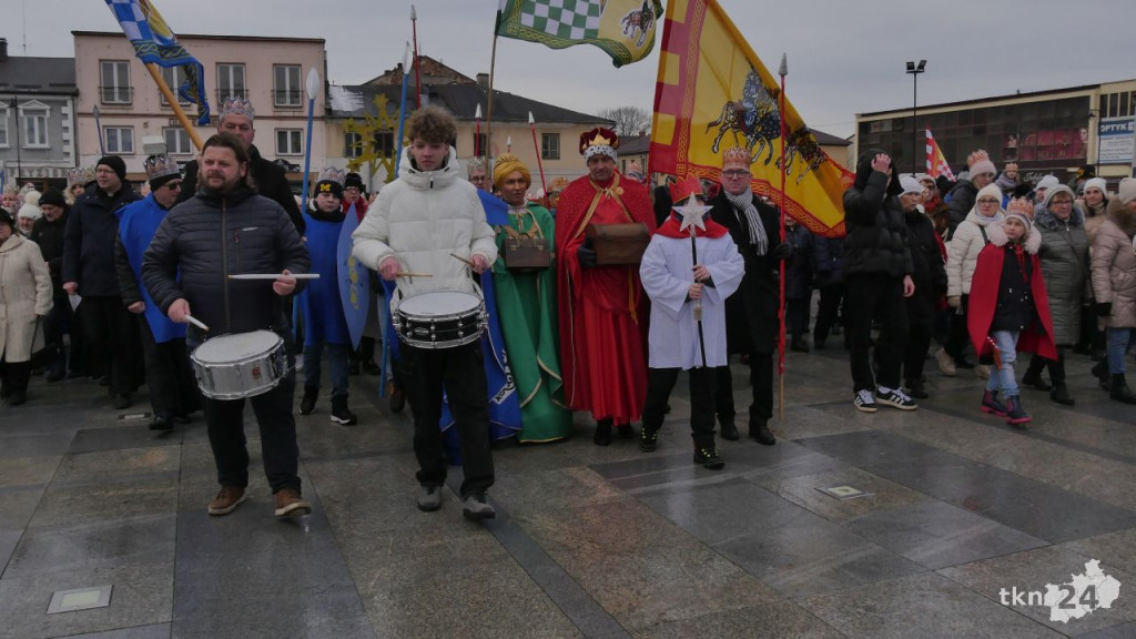 Święto Trzech Króli w Końskich. Piękne orszaki i magiczne kolędowanie [wideo, zdjęcia]