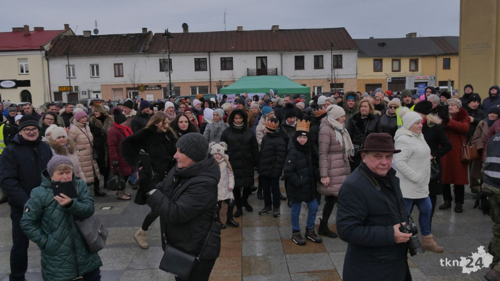 Święto Trzech Króli w Końskich. Piękne orszaki i magiczne kolędowanie [wideo, zdjęcia]