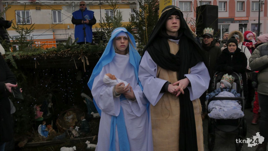 Święto Trzech Króli w Końskich. Piękne orszaki i magiczne kolędowanie [wideo, zdjęcia]