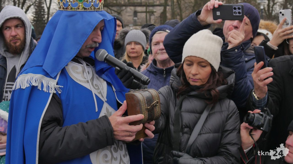 Święto Trzech Króli w Końskich. Piękne orszaki i magiczne kolędowanie [wideo, zdjęcia]