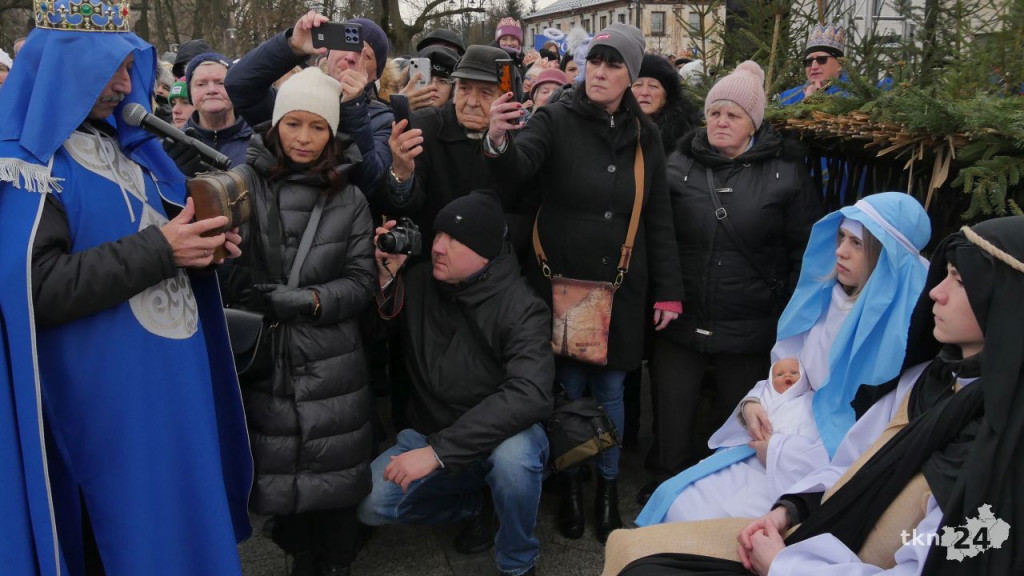 Święto Trzech Króli w Końskich. Piękne orszaki i magiczne kolędowanie [wideo, zdjęcia]