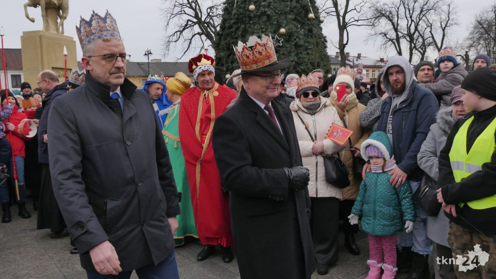 Święto Trzech Króli w Końskich. Piękne orszaki i magiczne kolędowanie [wideo, zdjęcia]