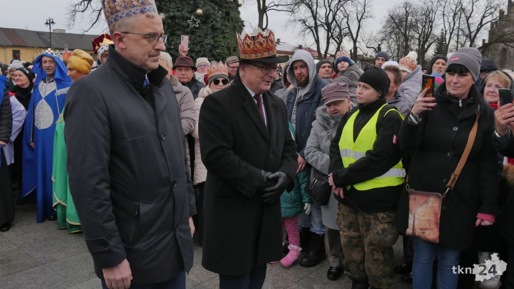 Święto Trzech Króli w Końskich. Piękne orszaki i magiczne kolędowanie [wideo, zdjęcia]