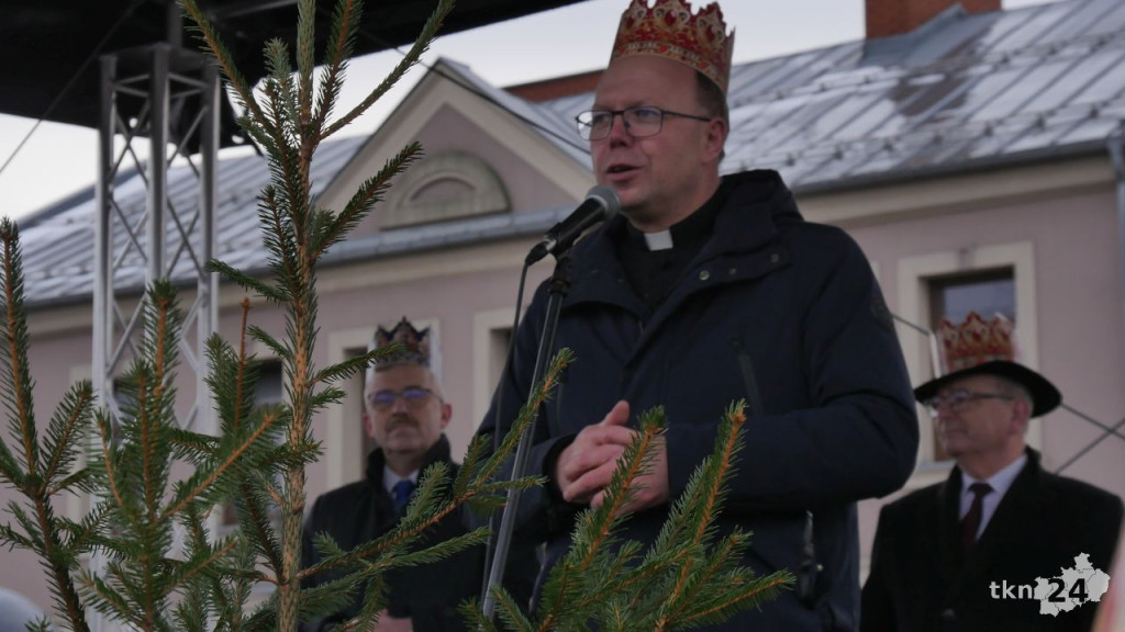Święto Trzech Króli w Końskich. Piękne orszaki i magiczne kolędowanie [wideo, zdjęcia]