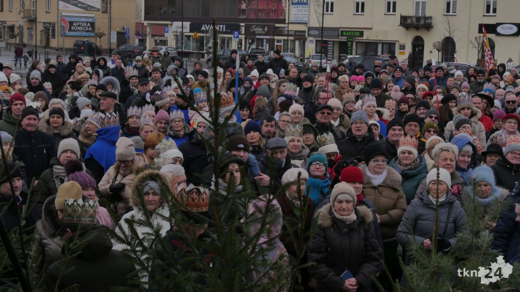 Święto Trzech Króli w Końskich. Piękne orszaki i magiczne kolędowanie [wideo, zdjęcia]