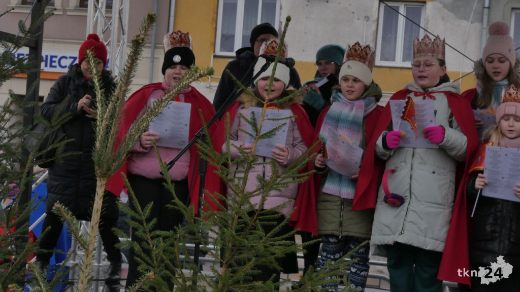 Święto Trzech Króli w Końskich. Piękne orszaki i magiczne kolędowanie [wideo, zdjęcia]