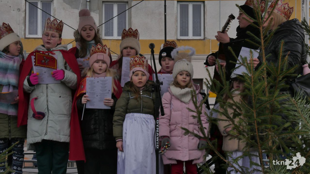Święto Trzech Króli w Końskich. Piękne orszaki i magiczne kolędowanie [wideo, zdjęcia]
