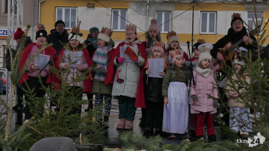 Święto Trzech Króli w Końskich. Piękne orszaki i magiczne kolędowanie [wideo, zdjęcia]