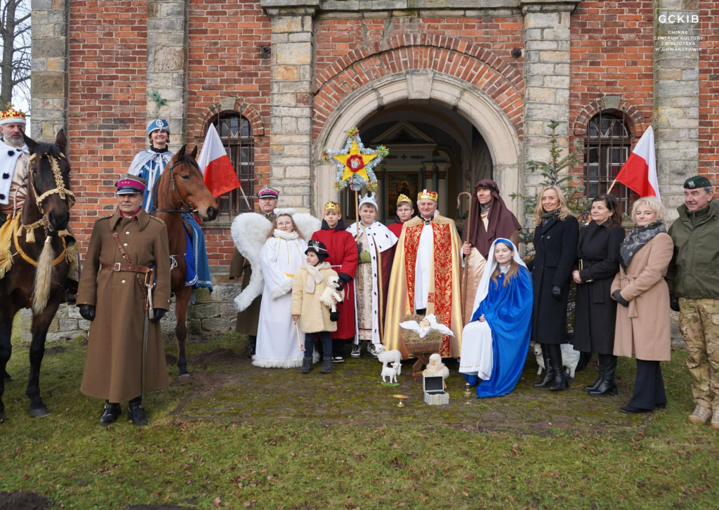Trzej Królowie przeszli przez Gowarczów [zdjęcia]