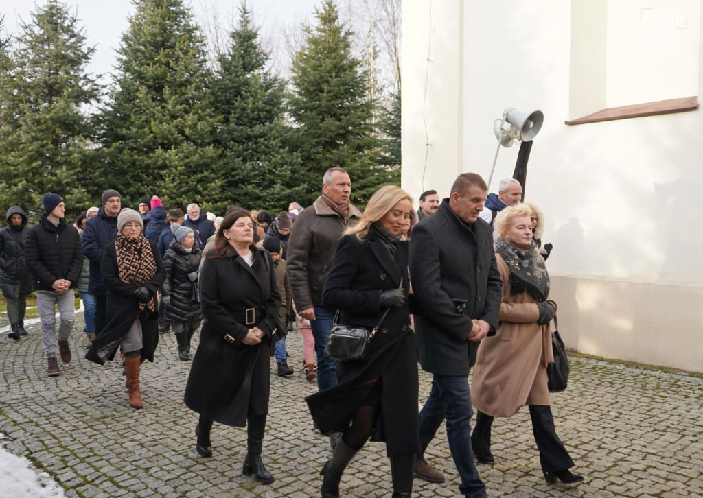Trzej Królowie przeszli przez Gowarczów [zdjęcia]