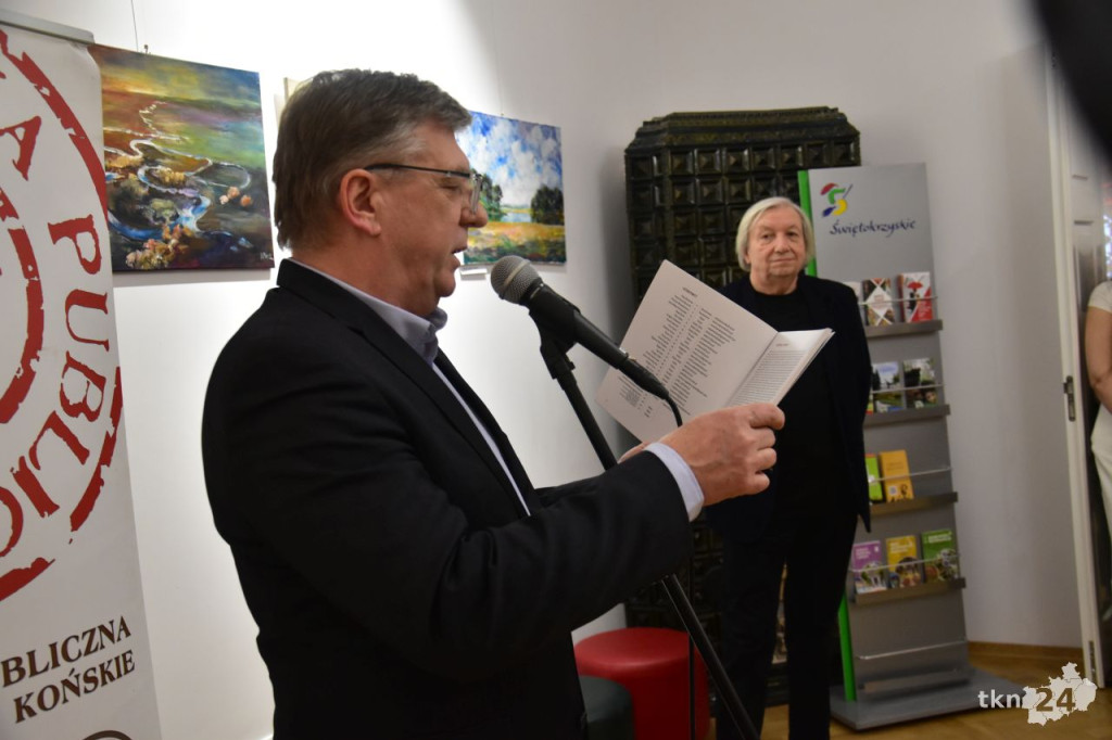 Malarze i fotograficy zaprezentowali prace w Bibliotece Publicznej w Końskich [wideo, zdjęcia]