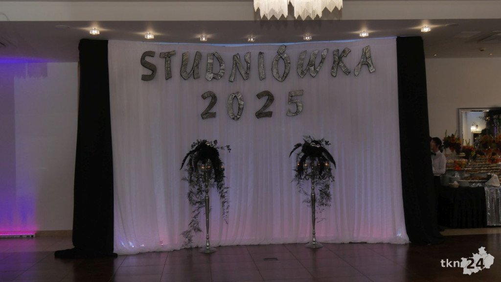 Wspaniały bal Starego Ogólniaka z koncertem grupy DEJW [wideo, zdjęcia]