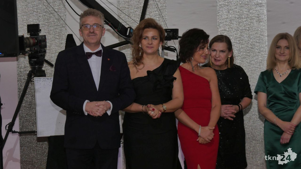 Wspaniały bal Starego Ogólniaka z koncertem grupy DEJW [wideo, zdjęcia]