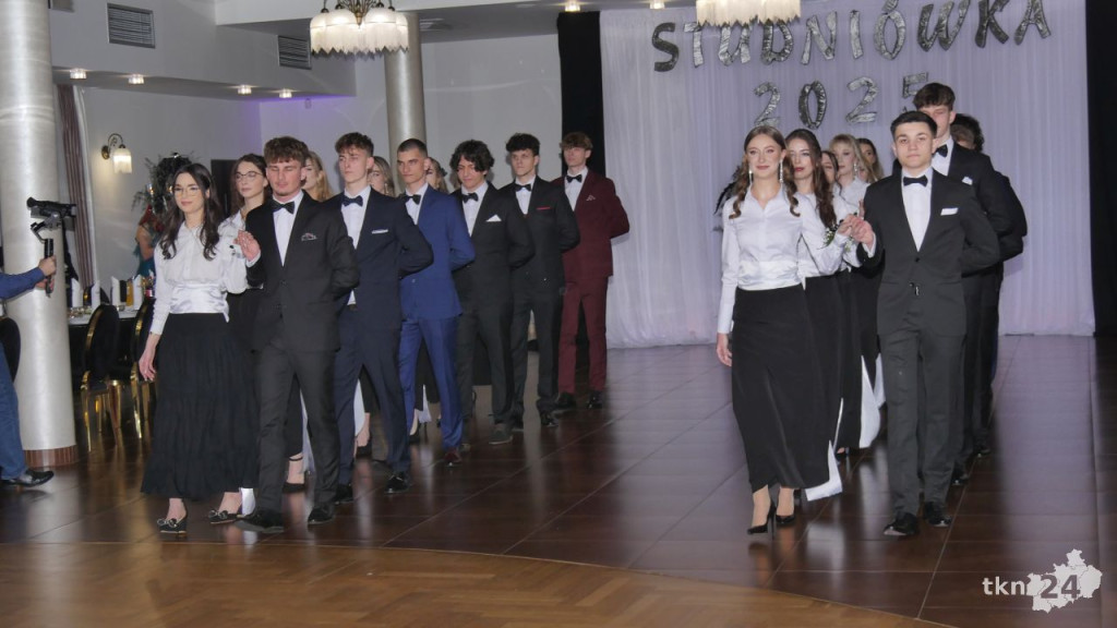 Wspaniały bal Starego Ogólniaka z koncertem grupy DEJW [wideo, zdjęcia]