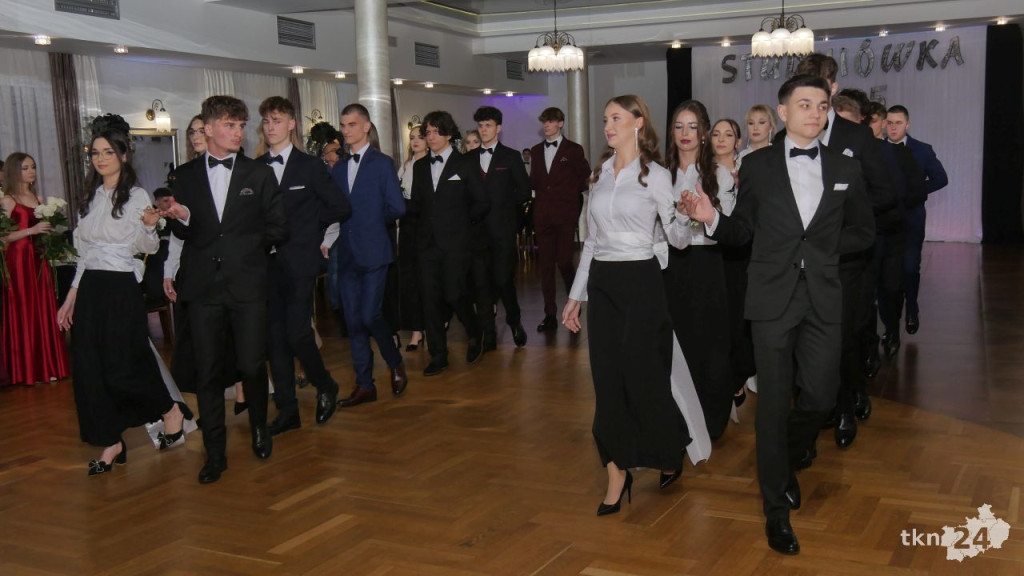 Wspaniały bal Starego Ogólniaka z koncertem grupy DEJW [wideo, zdjęcia]