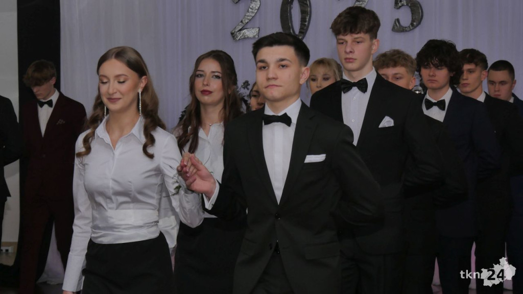 Wspaniały bal Starego Ogólniaka z koncertem grupy DEJW [wideo, zdjęcia]