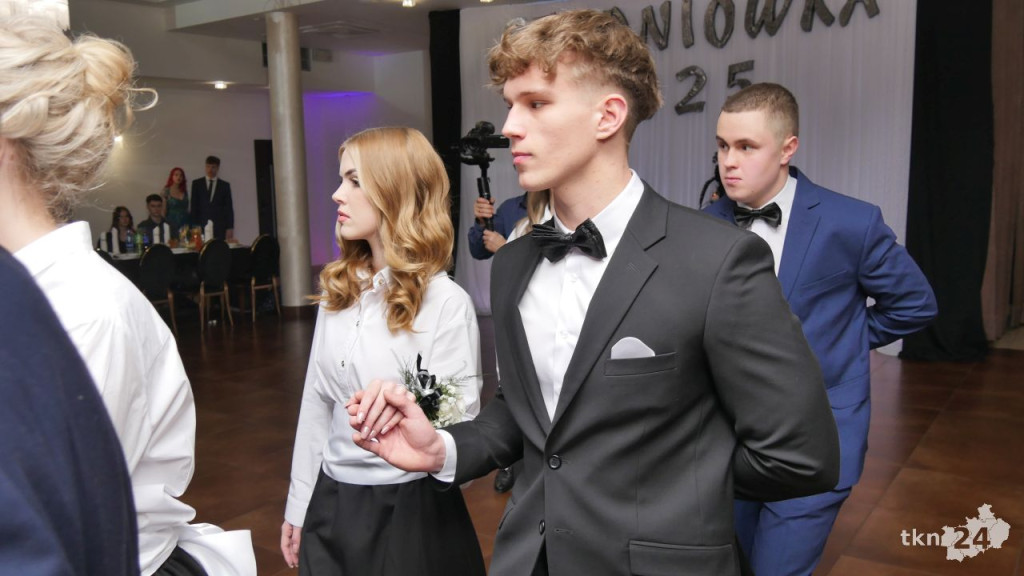 Wspaniały bal Starego Ogólniaka z koncertem grupy DEJW [wideo, zdjęcia]