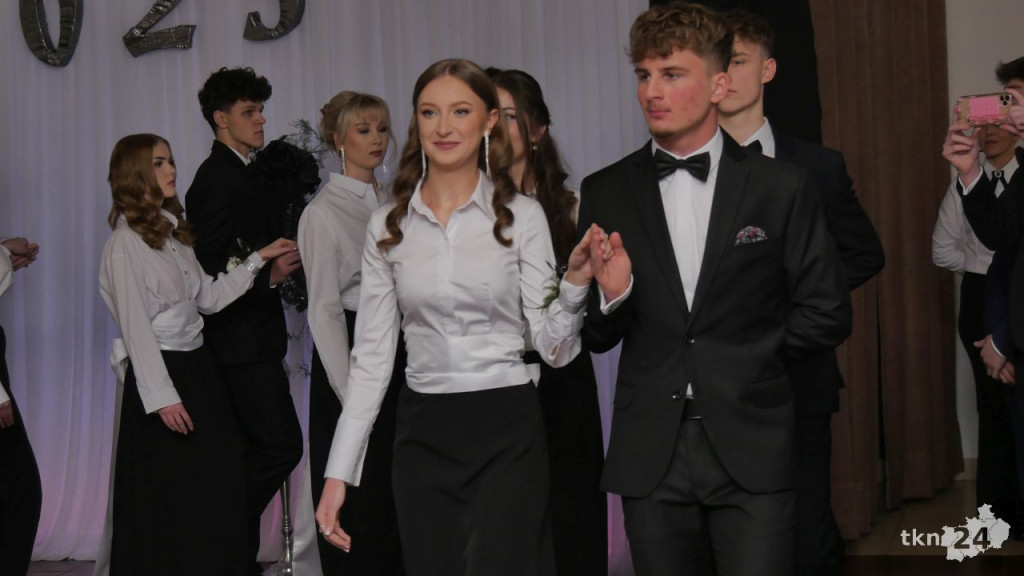 Wspaniały bal Starego Ogólniaka z koncertem grupy DEJW [wideo, zdjęcia]