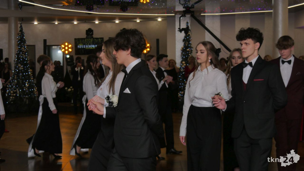 Wspaniały bal Starego Ogólniaka z koncertem grupy DEJW [wideo, zdjęcia]