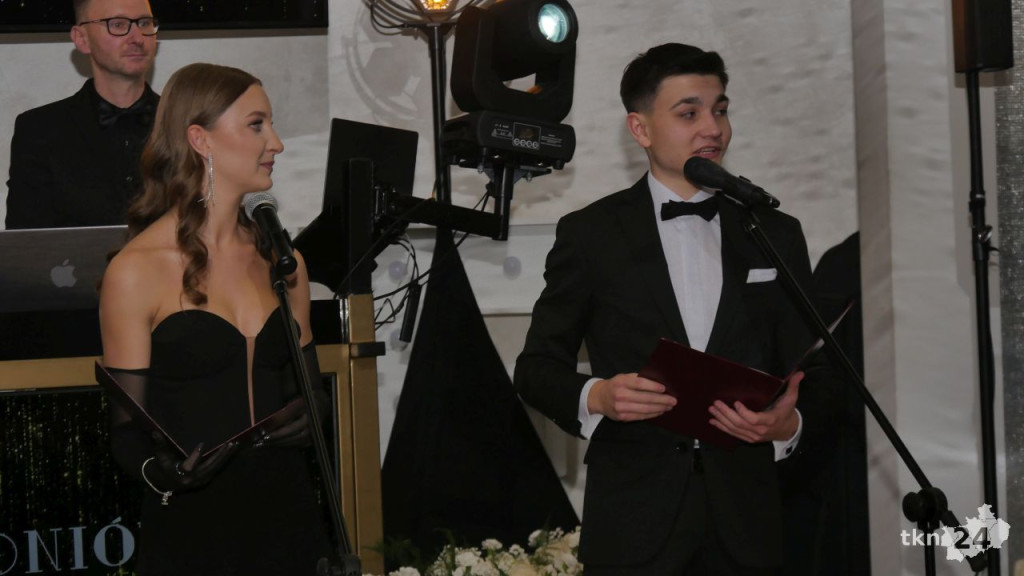 Wspaniały bal Starego Ogólniaka z koncertem grupy DEJW [wideo, zdjęcia]