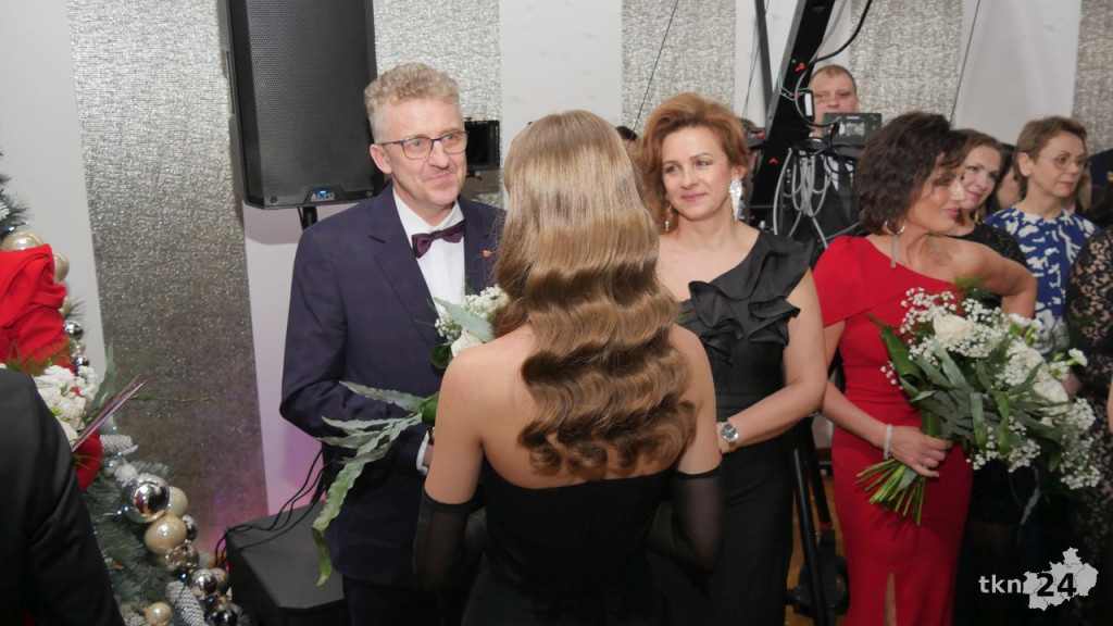 Wspaniały bal Starego Ogólniaka z koncertem grupy DEJW [wideo, zdjęcia]