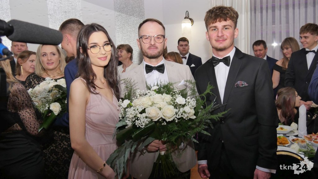 Wspaniały bal Starego Ogólniaka z koncertem grupy DEJW [wideo, zdjęcia]