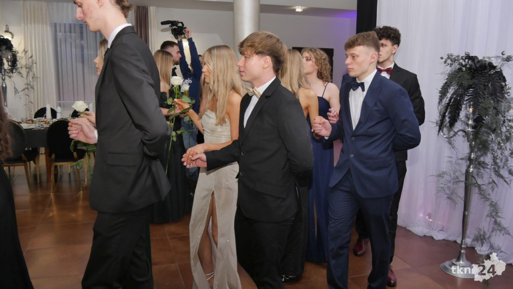 Wspaniały bal Starego Ogólniaka z koncertem grupy DEJW [wideo, zdjęcia]