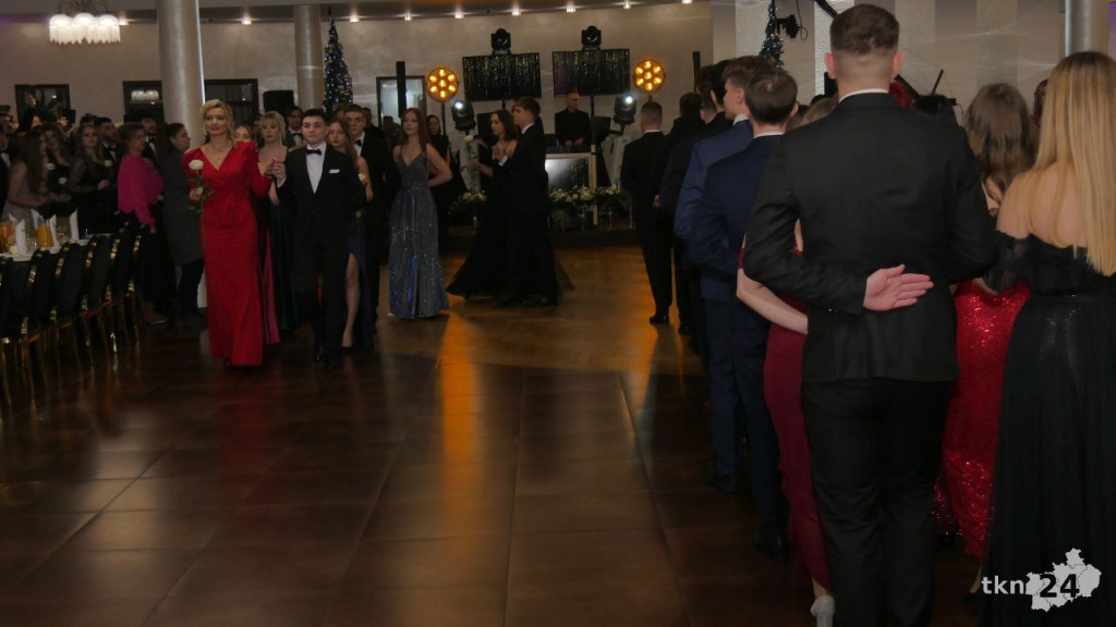 Wspaniały bal Starego Ogólniaka z koncertem grupy DEJW [wideo, zdjęcia]